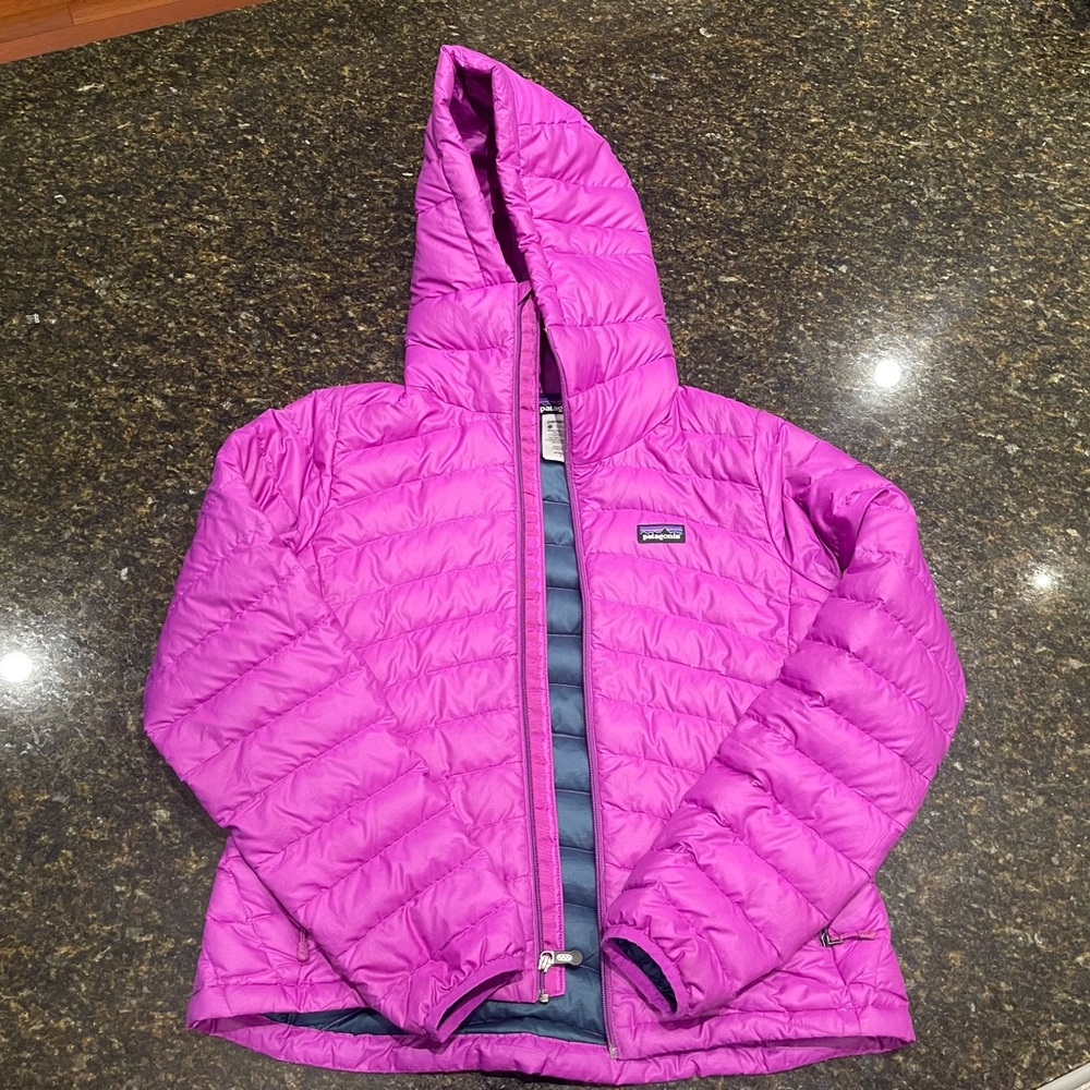 Patagonia Women’s lightweight down jacket